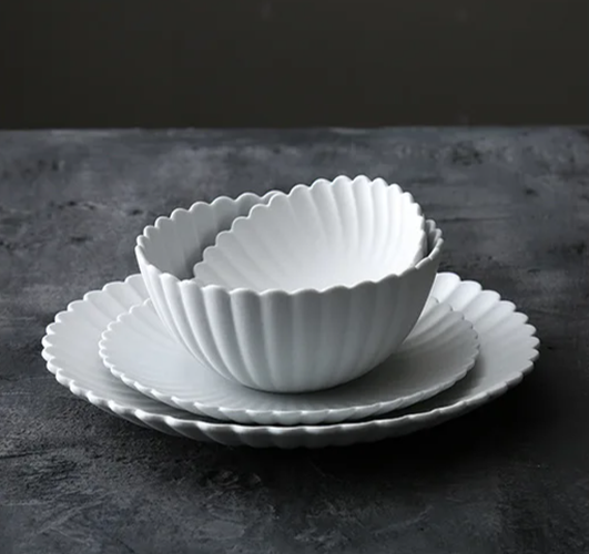 Daisy Scallop Dinnerware