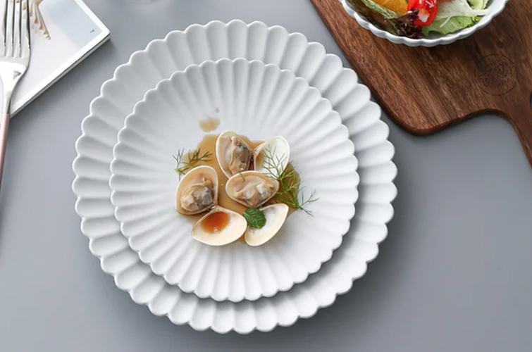 Daisy Scallop Dinnerware